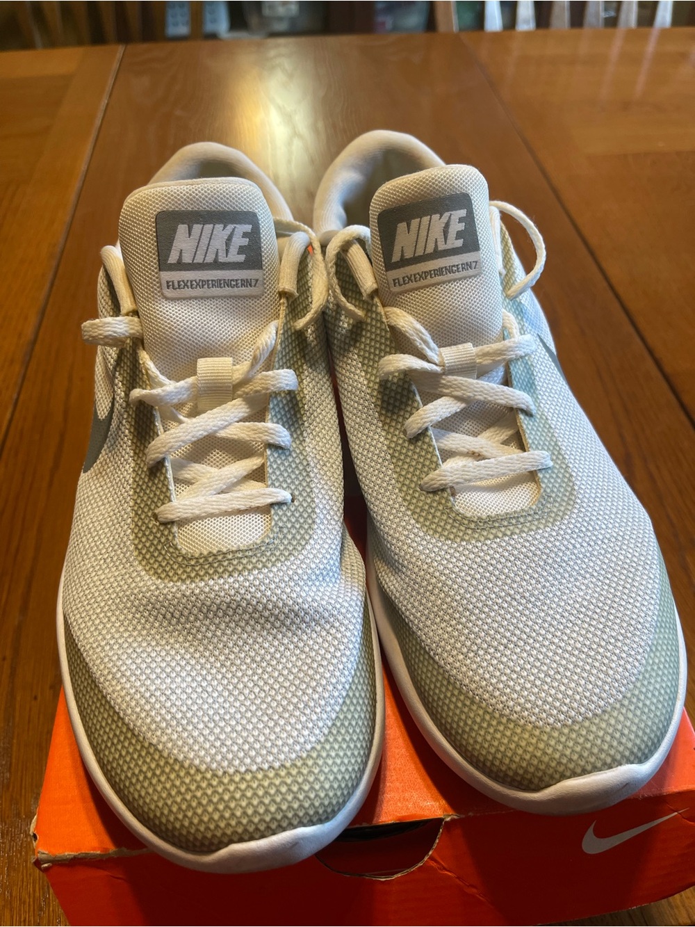 Nike Women's Light Gray and White Athletic Sneakers